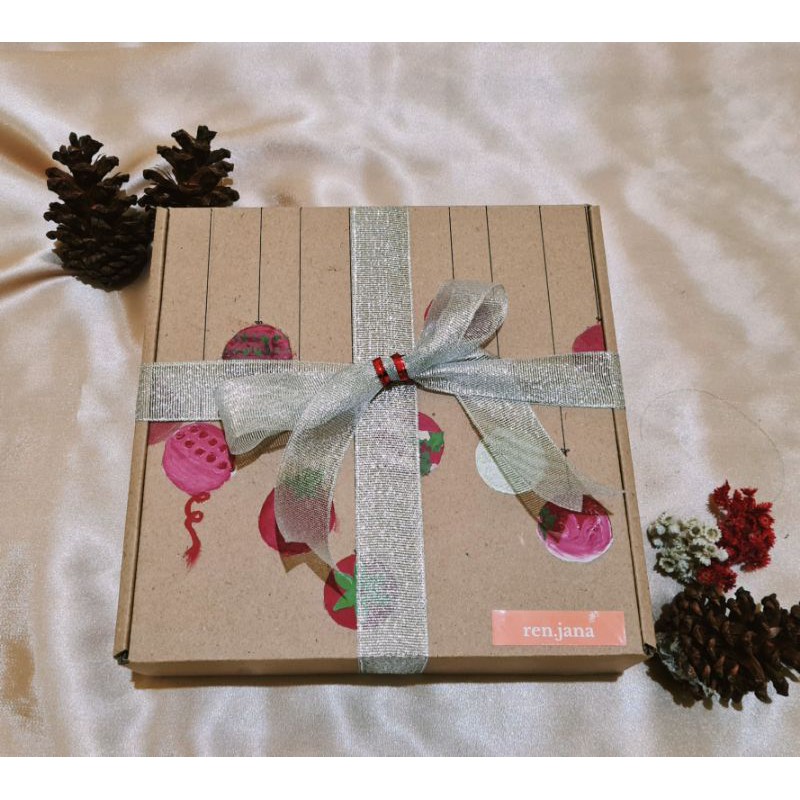 

Gift Box Painting / Kado Natal / Kotak kado / Hadiah Natal / Christmas Hampers