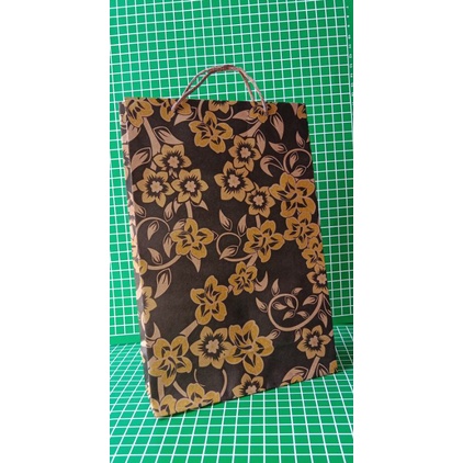 

Tas Paperbag 15x6x25 Warna Souvenir Wafer + Teh pucuk