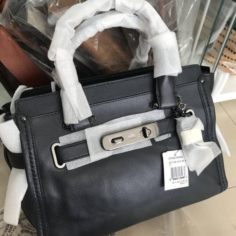 COACH JES HOBO CHALK || SWAGGER NAVY BASE SIZE 27
