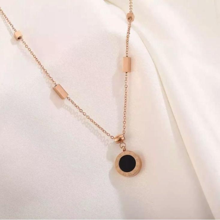 ル  /  Cincin Gold 1 pcs/ kalung Titanium original rantai rose Gold Liontin Roma Black 45 CM/Accesori