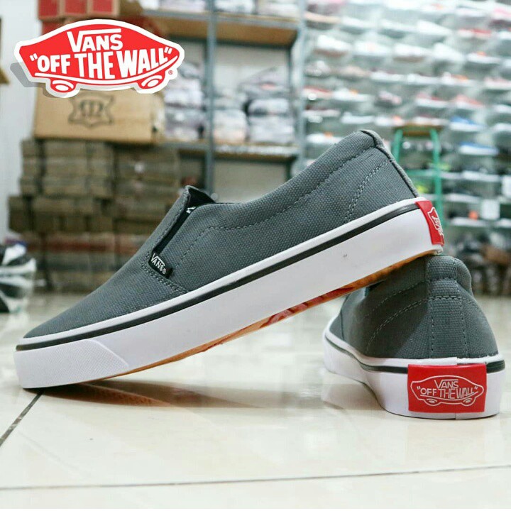 SEPATU SLIP ON PRIA  BISA COD ABU ABU GREY BAHAN KANVAS SOL KARET MURAH