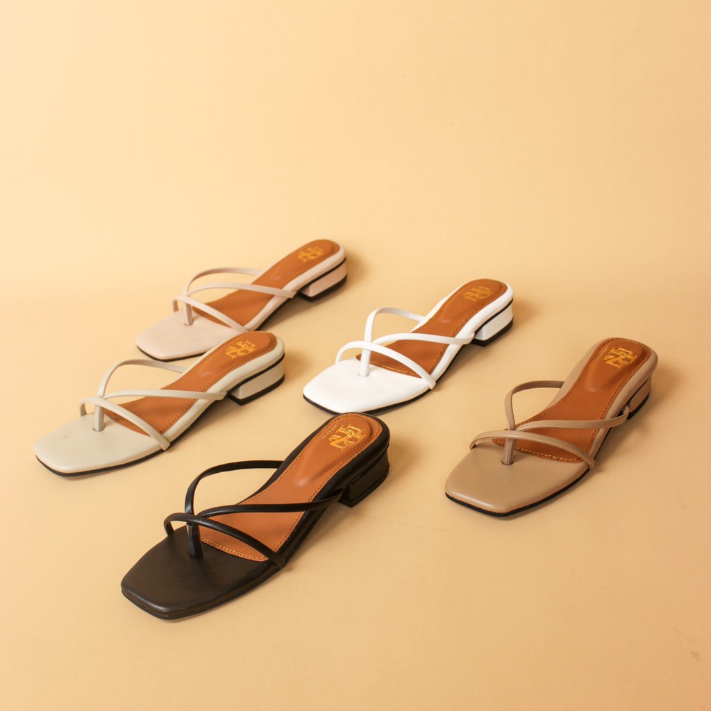 9.9 SALE Sandal Flat Wanita Sandal Hak Wanita Sandal Trendy YOLLA