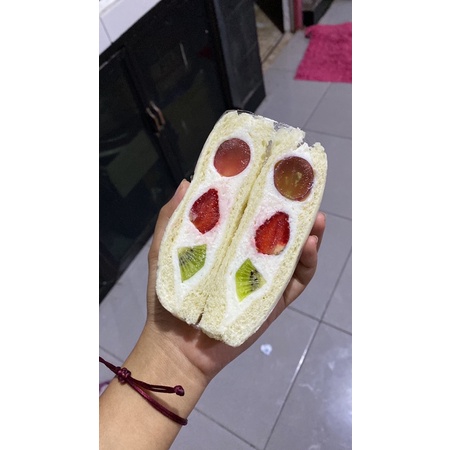 

sandwitch buah/ sandwich buah segar