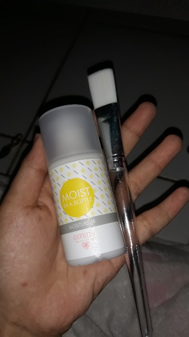 Emina Moist In Bottle Pelembab Wajah