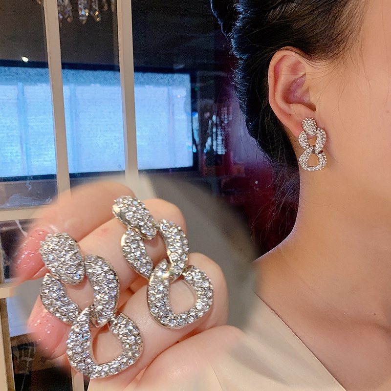 Anting Rantai Logam Model Twist Untuk Wanita