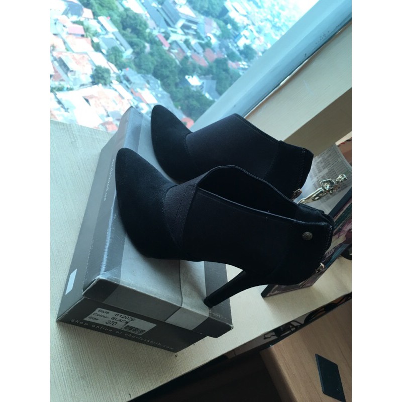 Preloved Sepatu Charles and keith