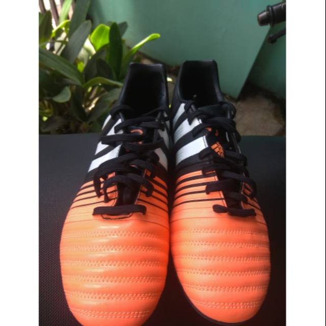 Sepatu bola hotsell adidas nitrocharge 4.0