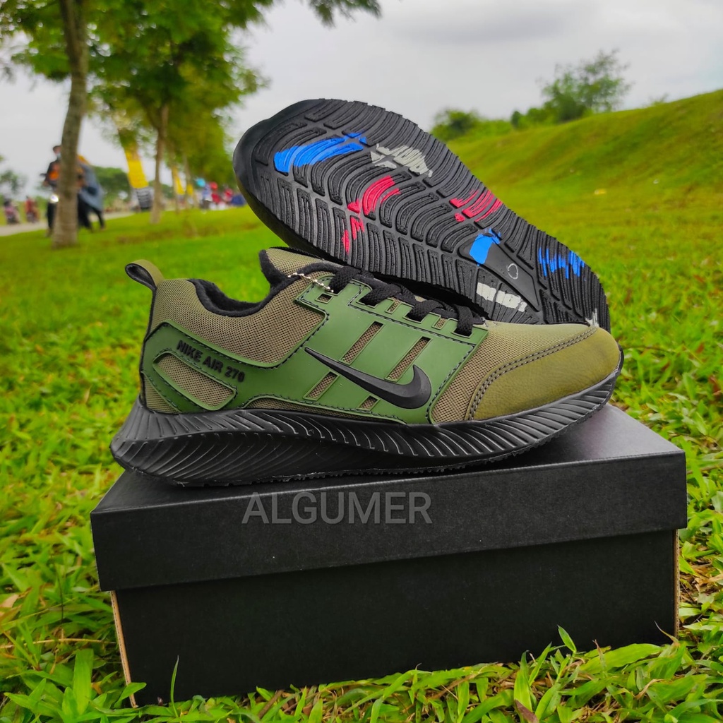 SEPATU  HITAM POLOS FULL BLACK / SNEAKERS PRIA DAN WANITA / SEPATU COUPLE / SEPATU SEKOLAH/SEPATU KERJA HITAM / SNEAKERS PASANGAN SNEAKERS  WANITA / SEPATU WANITA TERBARU / LENTUR DAN RINGAN / SEPATU JOGGING / SEPATU OLAHRAGA WANITA / SEPATU SPORT