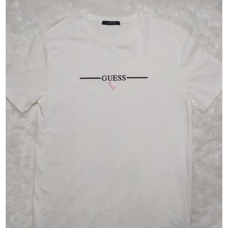 ❌SOLD❌Tshirt Guess Second