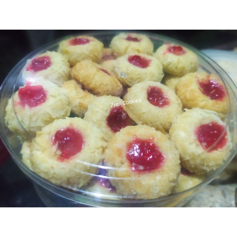 

Kue Thumbprin Strawberry kue kering cemilan keluarga cemilan ringan