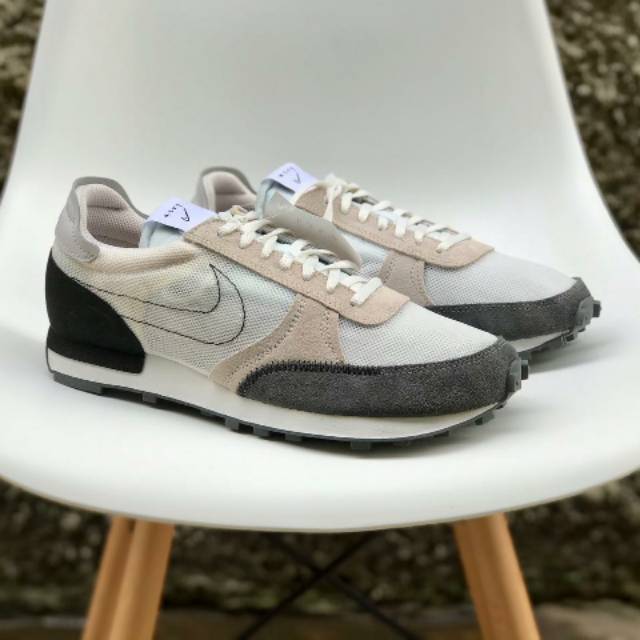  Sepatu Nike Daybreak  Type Summit White Light Orewood Brown 