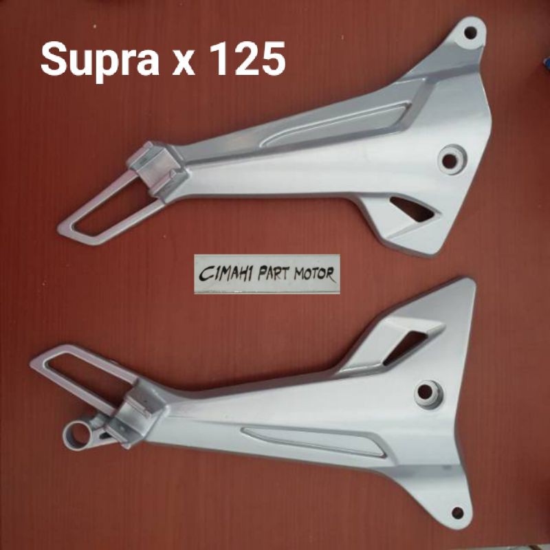 DUDUKAN STEP BELAKANG SUPRA X 125 PIJAKAN KAKI PANGKON FOOT STEP BELAKANG SUPRA X 125 LOKAL