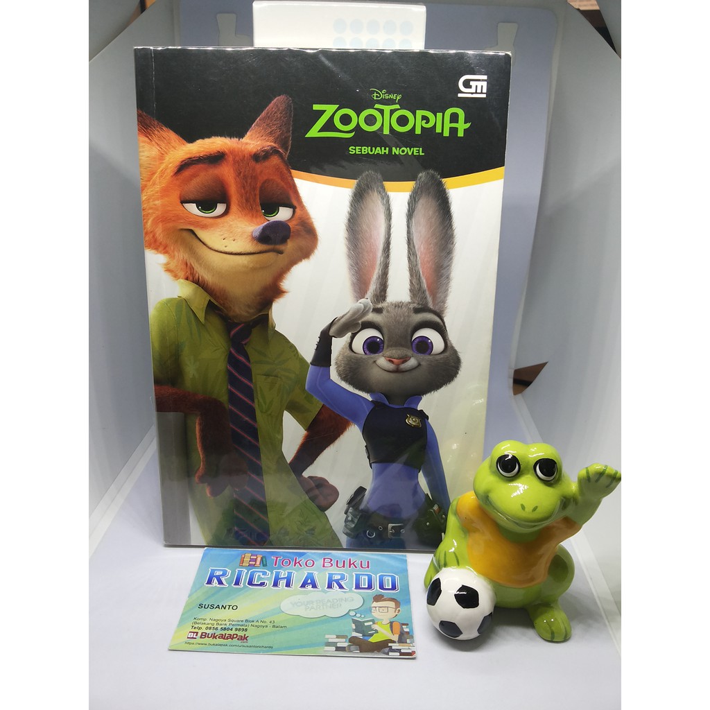 Buku Disney Zootopia Sebuah Novel