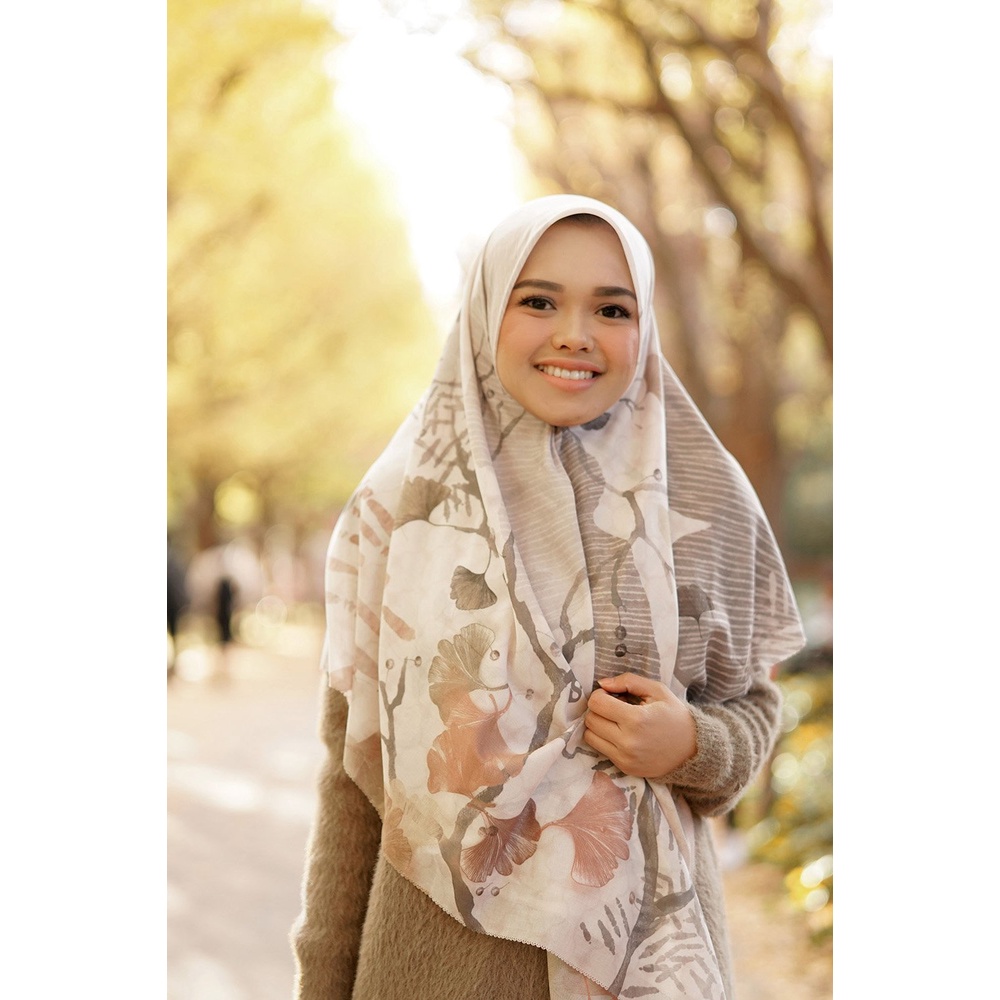 Ginkgo Square XL in Tofu Voal