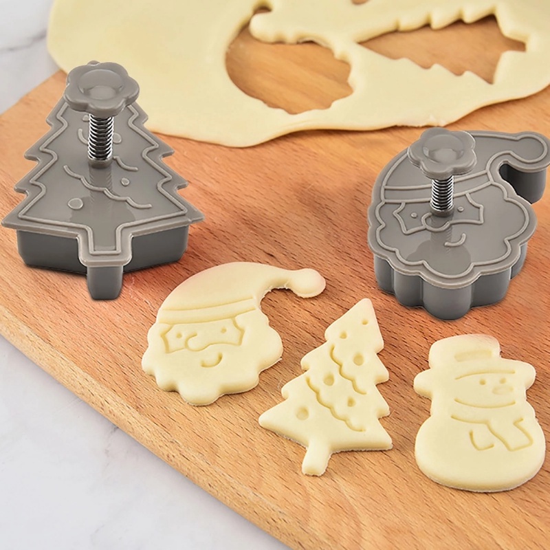 4pcs / Set Cetakan Kue Bentuk Snowman Santa Claus 3D Bahan Plastik Untuk Alat Dapur