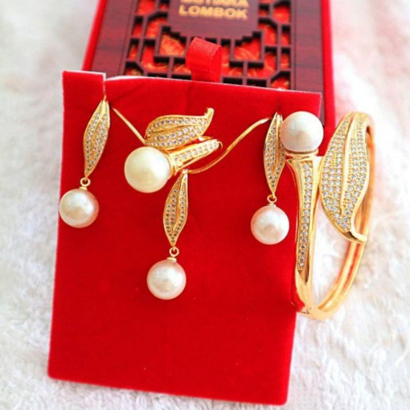 Perhiasan pesta mutiara laut bersertifikat|set mutiara asli lombok|mutiara lombok|mutiara laut asli