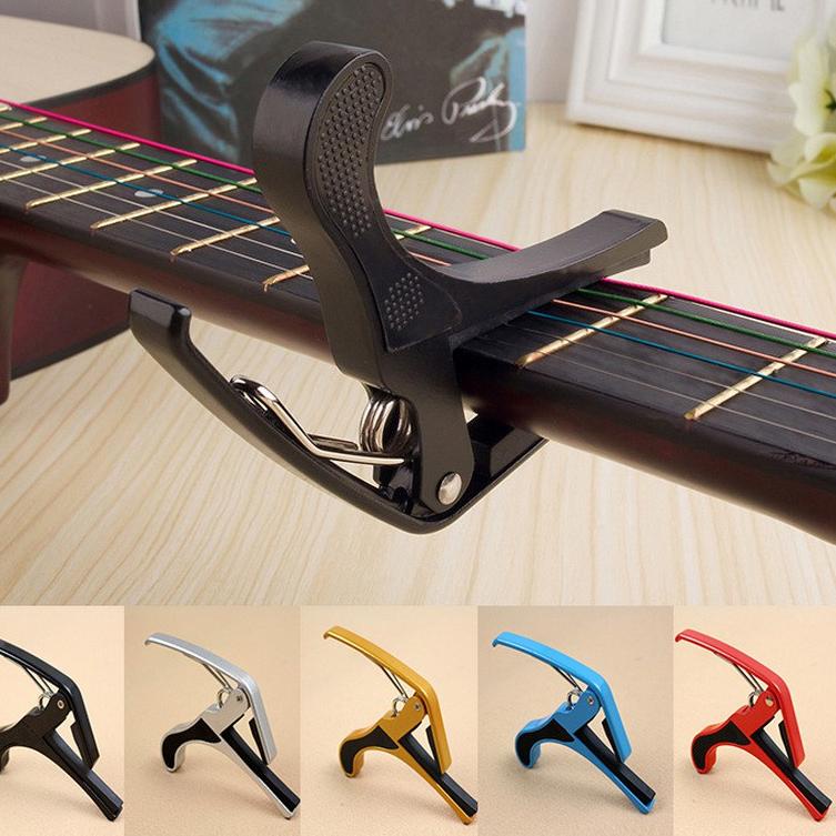 (J4P7) ☆ ⭐ready⭐【4 free picks】Quick Change Clamp Key Acoustic Classic Guitar Capo //Promo@bulanan