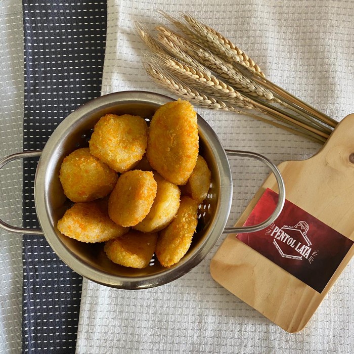 

KETAN-BERAS- ULEN / ULI KETAN CRISPY ISI - AYAM SUWIR ORI -BERAS-KETAN.