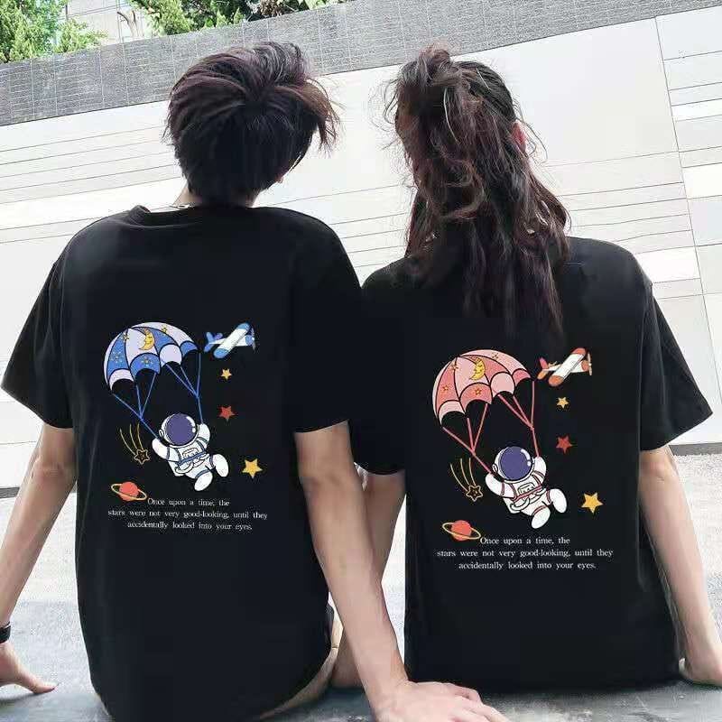 MYSTIQUE.ID-BAJU KAOS COUPLE ASTRONOT TERJUN PAYUNG T-SHIRT LUCU DAN AESTHETIC