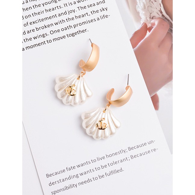 LRC Anting Tusuk Fashion Golden Shell Anchor Earrings D65469