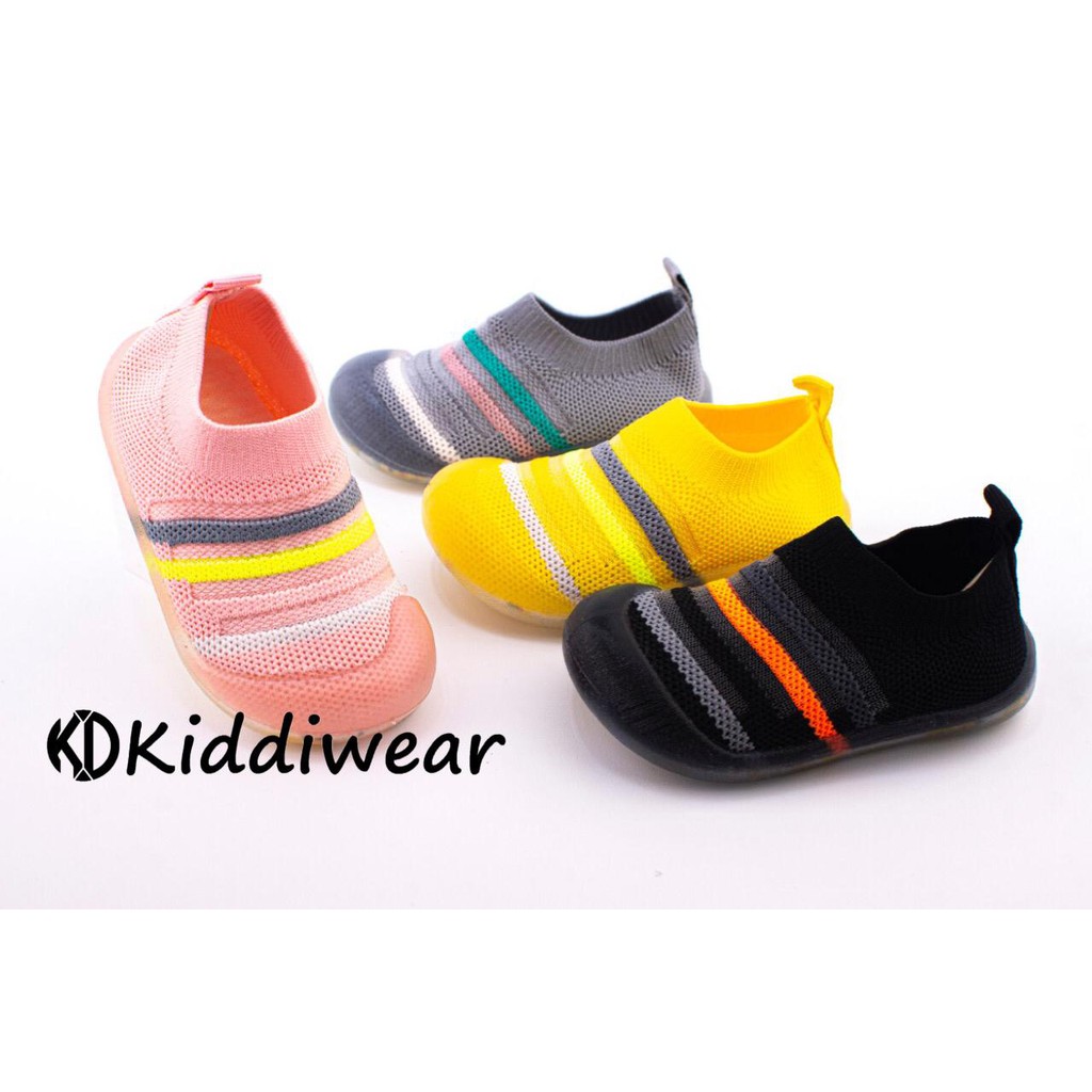 (Kiddiwear) Sepatu sneakers anak MBK57