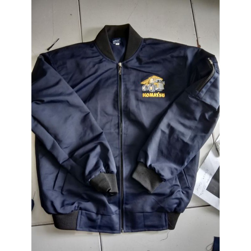 Jaket Komatsu