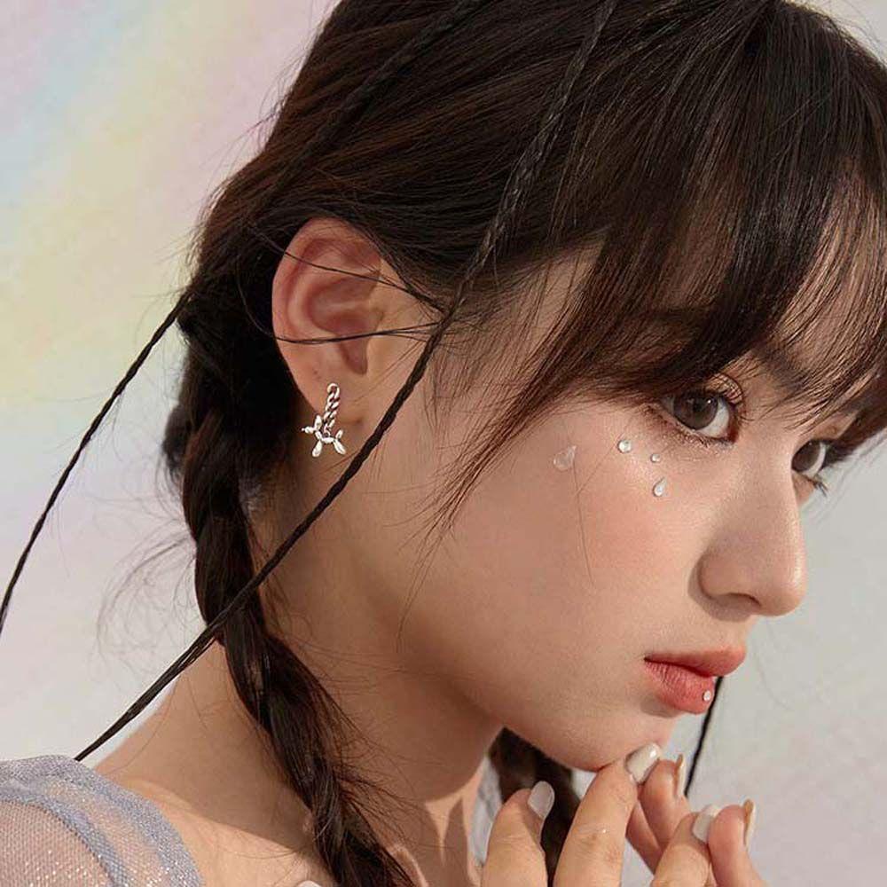 [Elegan] Anting Anjing Pesona Temperamen Liontin Anjing Fashion Perhiasan Warna Perak Berbentuk Anjing Gaya Korea Ear Studs