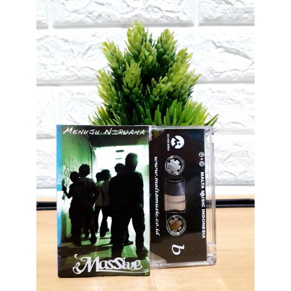 Kaset MASSIVE - MENUJU NIRWANA (2007) FIRST INDIE ALBUM D'MASIV