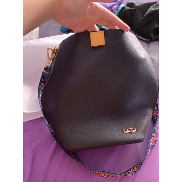tas enji hitam