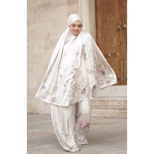 New Buttonscarves Prayer Robe Sofya Corriander