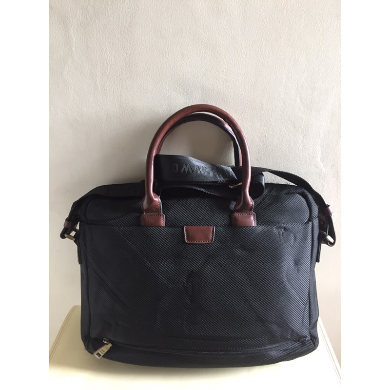 Tas kerja Omar Sharif