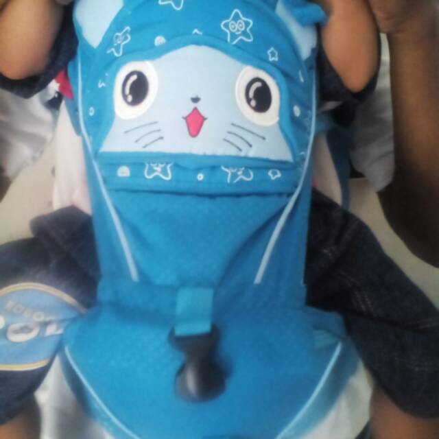 Gendongan bayi hipseat ada dudukannya