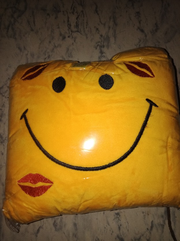 Bantal Smile Kotak / Bulat Emoticon + Gantungan / Bantal Cute / Bantal Kotak