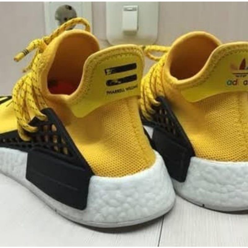 SEPATU ADIDAS NMD HUMAN RACE