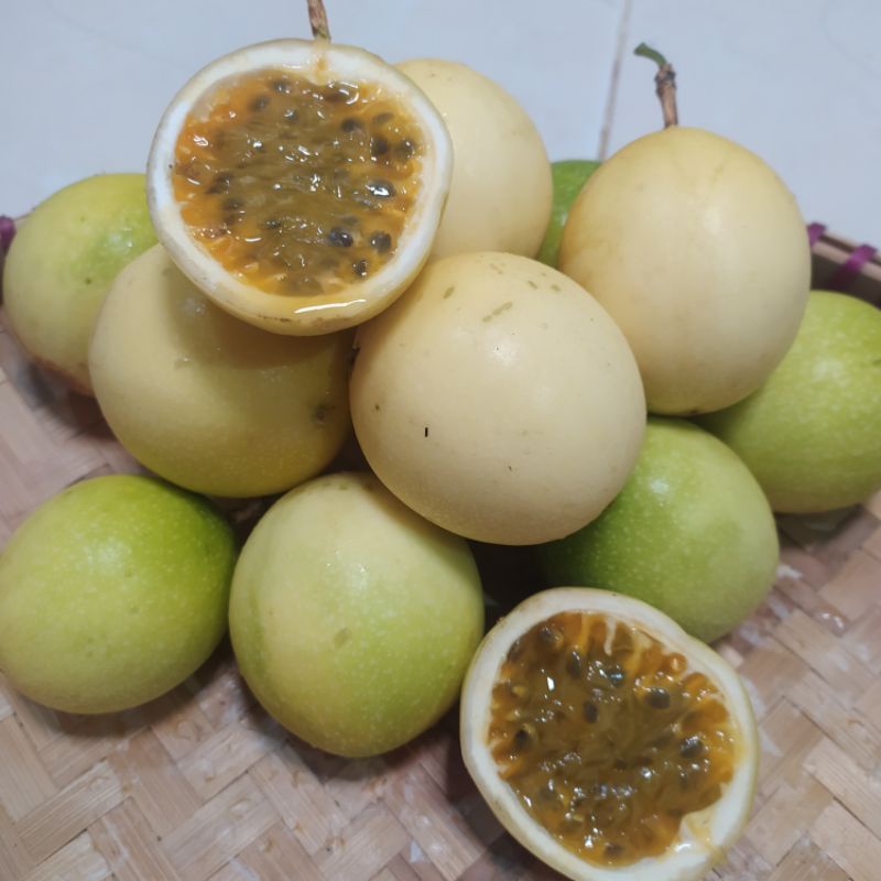 

buah markisa kuning segar langsung petik pohon per kg