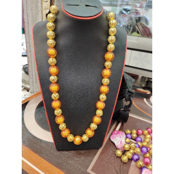 kalung atau acesories koto gadang.