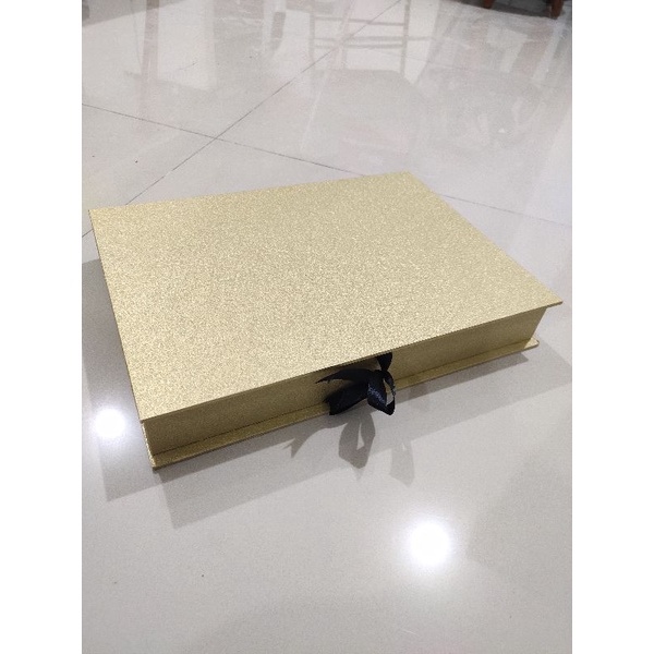 Box album kolase 20x30cm warna cream