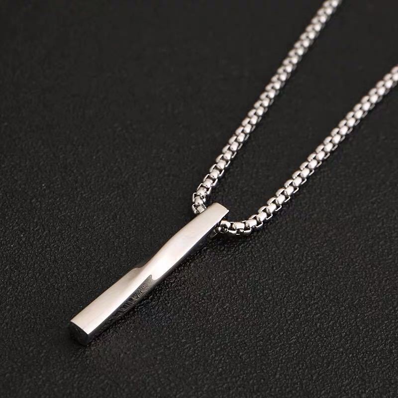 Kalung Rantai Liontin Persegi Panjang Bahan Stainless Steel Warna Hitam Untuk Hadiah