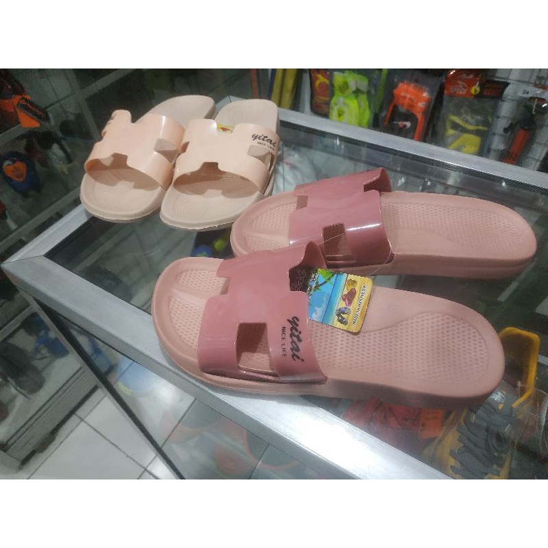 Sandal Selop Jelly Karet Wanita Yitai 614 36-40 (DU)