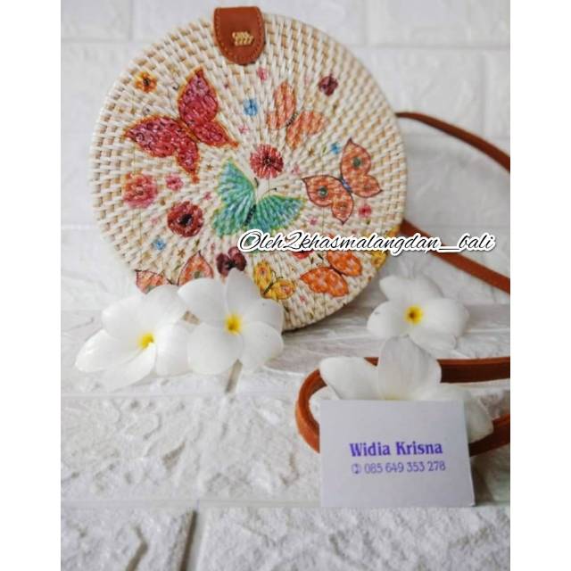 TAS RATTAN DECO ORIGINAL BALI DIAMETER 20CM(Motif Kupu2)