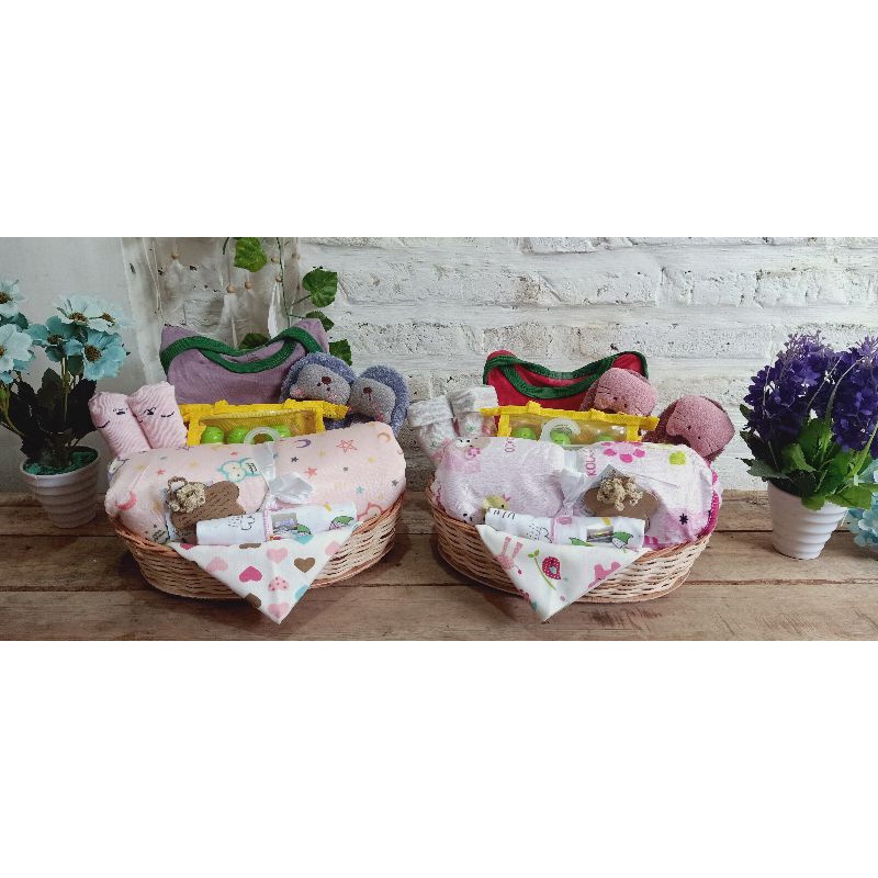 Hampers baby / baby gift rotan D