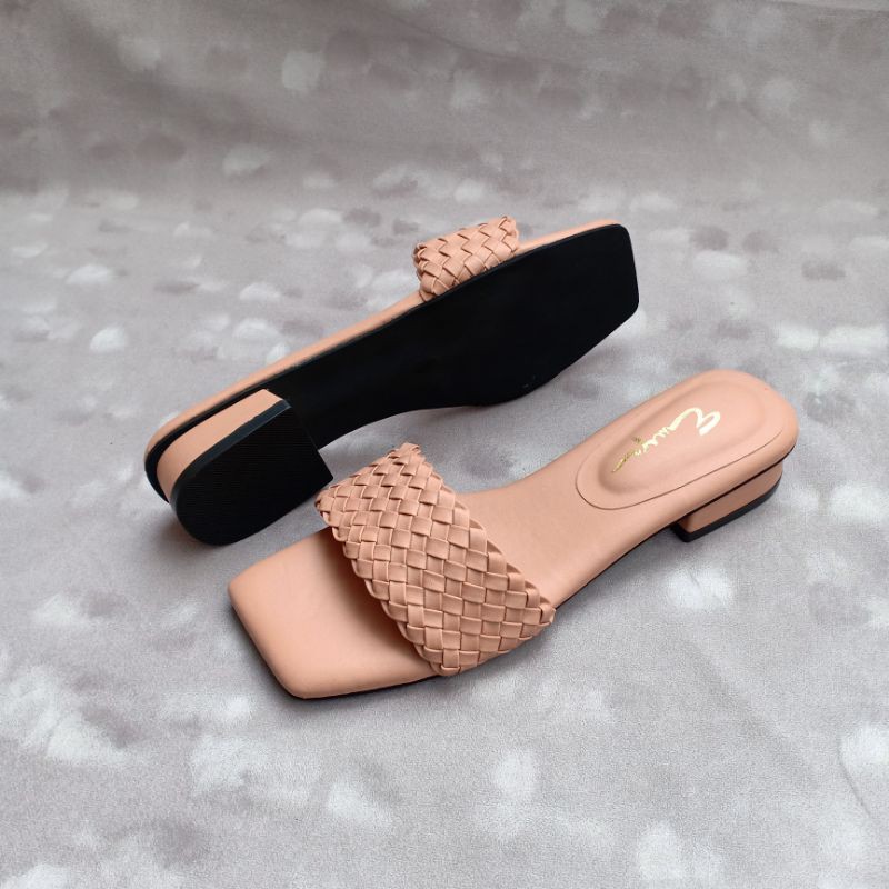 EMYE - Sandal Anyam Low Heels Wanita 1-2 cm AK01 / Sandal Flat Wanita / Slop Flat / Selop flat