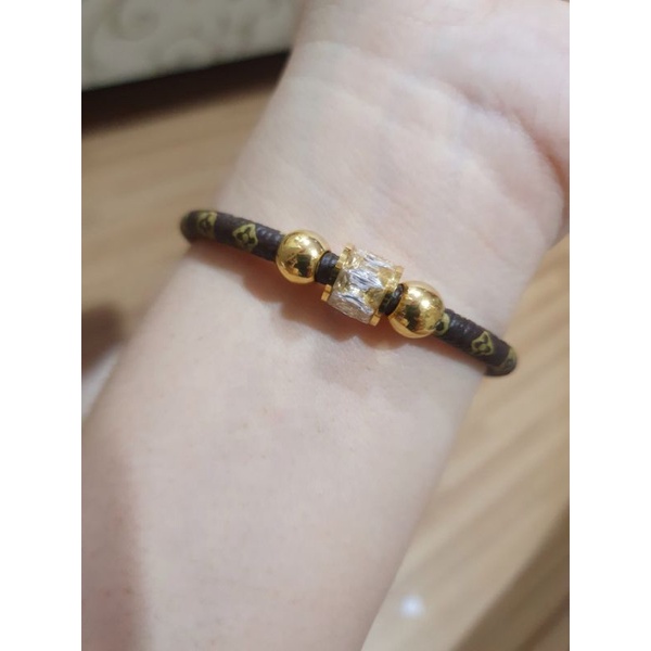 Gelang elv Kulit Kombinasi Titanium Bukaan Magnet Anti karat Gelang branded band bahan  Quality D826