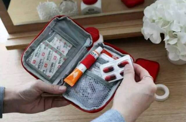 Tas P3K Kotak Tas Obat First Aid Kit Pouch Perlengkapan Outdoor