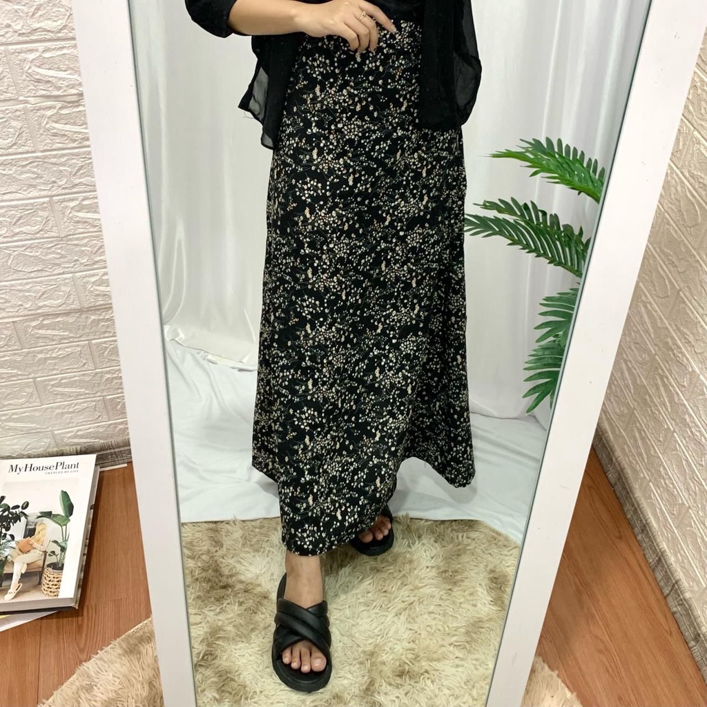 ROK SKIRT JUMBO BB 90 / ROK SPAN / ROK MIDI SKIRT MAXI A LINE SKIRT PATTERN KOREAN STYLE MOTIF BUNGA / FLORAL FLORA GARDENIA SYAKILLA TARTAN SKIRT / MIDI SKIRT / ROK A LINE / ROK TARTAN SPAN / ROK BUNGA / ROK MAXI