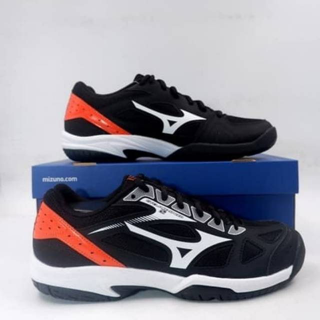 sepatu badminton mizuno terbaru