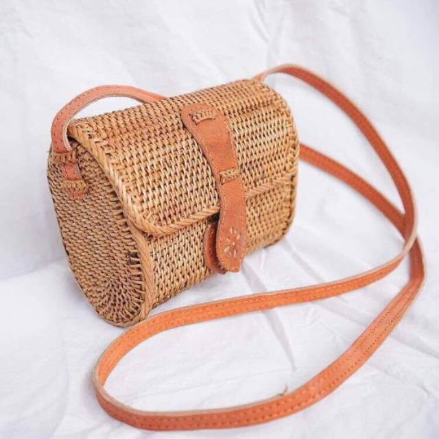 Tas rotan Lombok dompet selempang