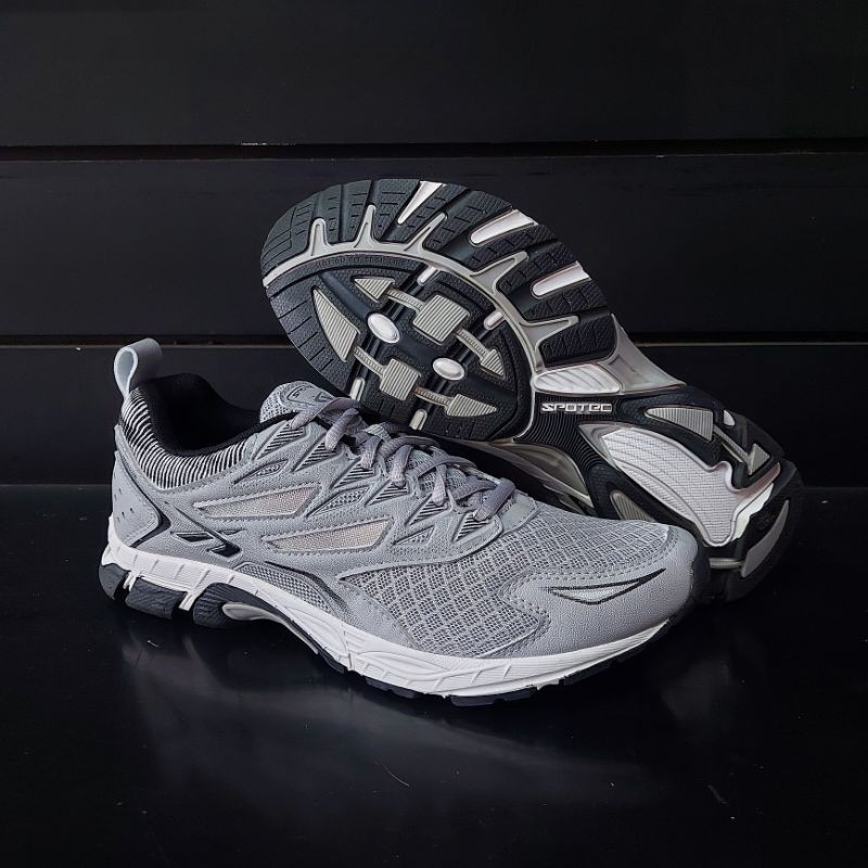 sepatu lari spotec dronic