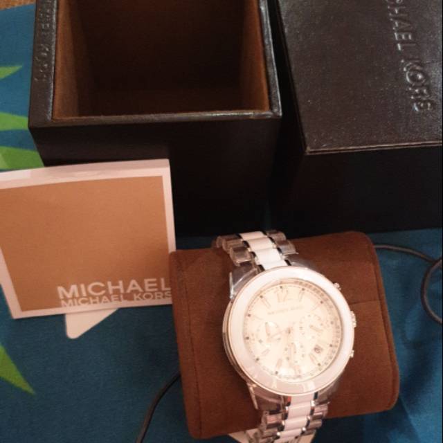 Jam tangan Mk