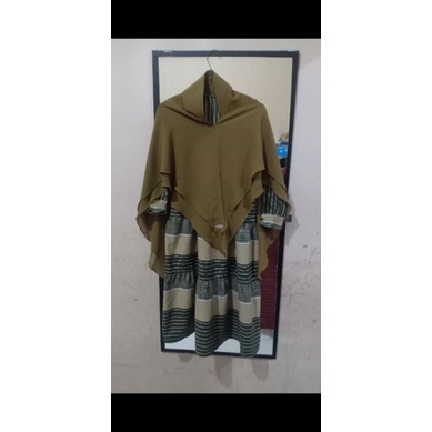 Preloved set Fenuza kids untuk 7 tahun khimar ukuran S